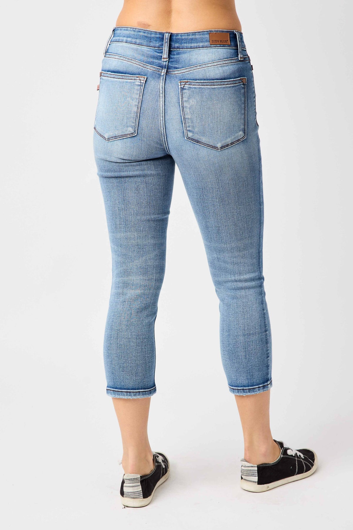 Meadow Midrise Judy Blue Capris