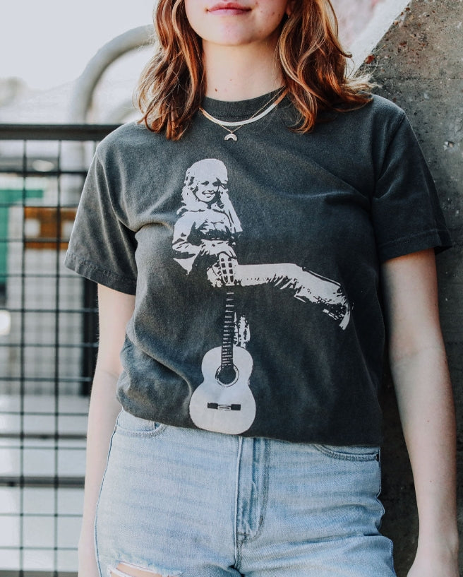 Hey Dolly Graphic T-Shirt