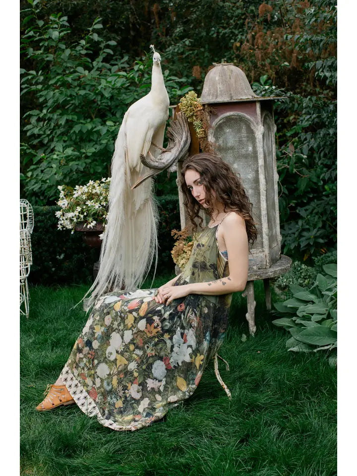 I Dream in Flowers Bohéme Slip Dress With Bees