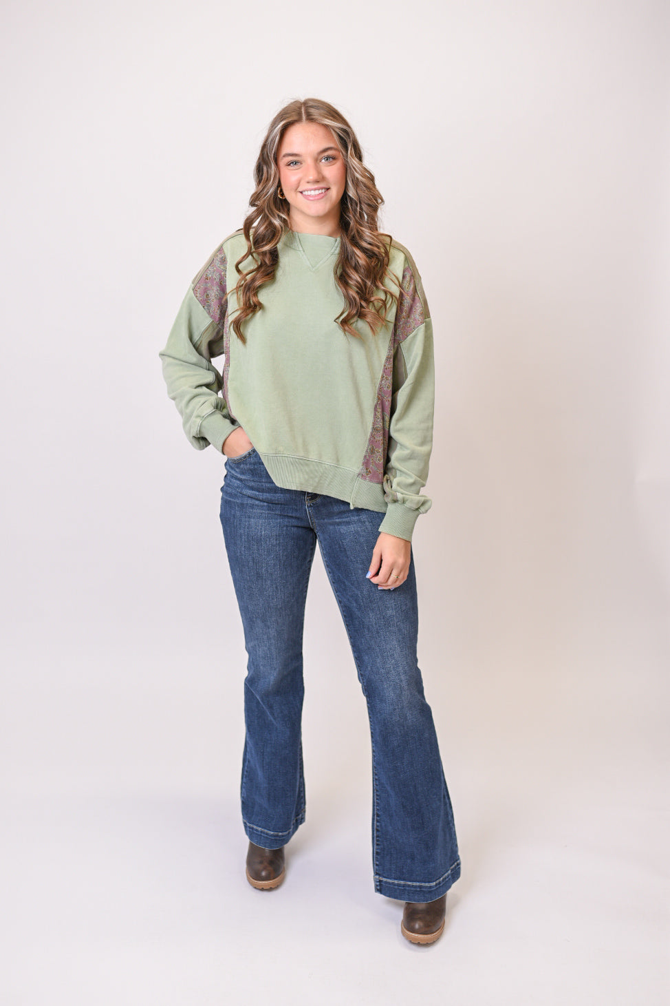 Vintage Vibes Pullover in Sage