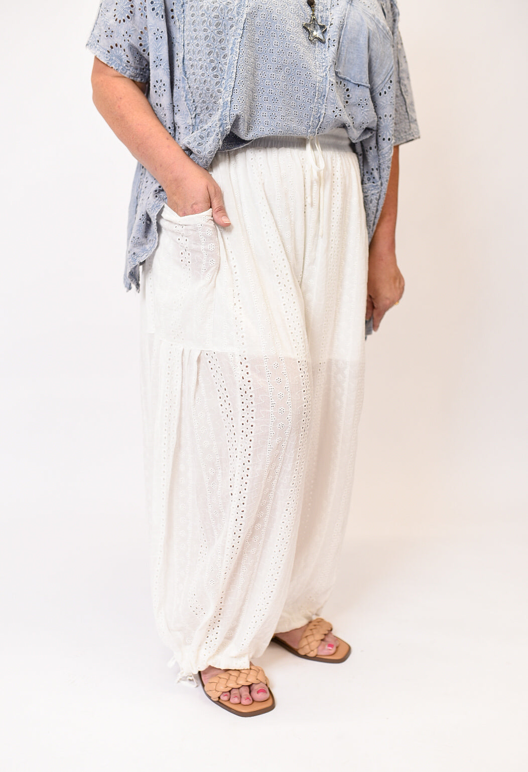 Delicate Daisy Pants in White Oli &amp; Hali