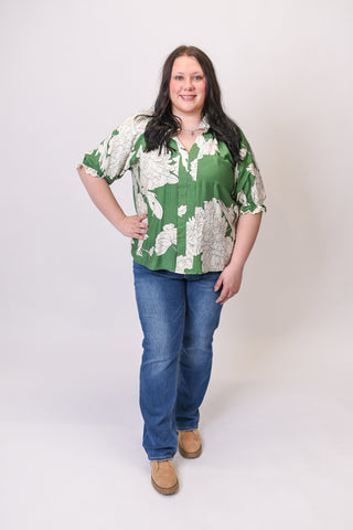 Ever After Bloom Blouse in Green Curvy