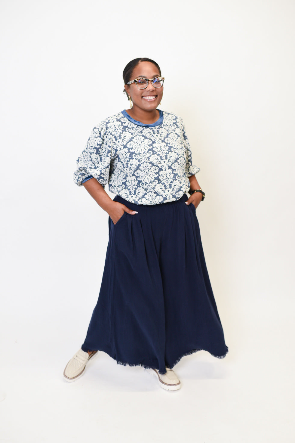 Perfect Pleats Linen Blend Pants in Navy