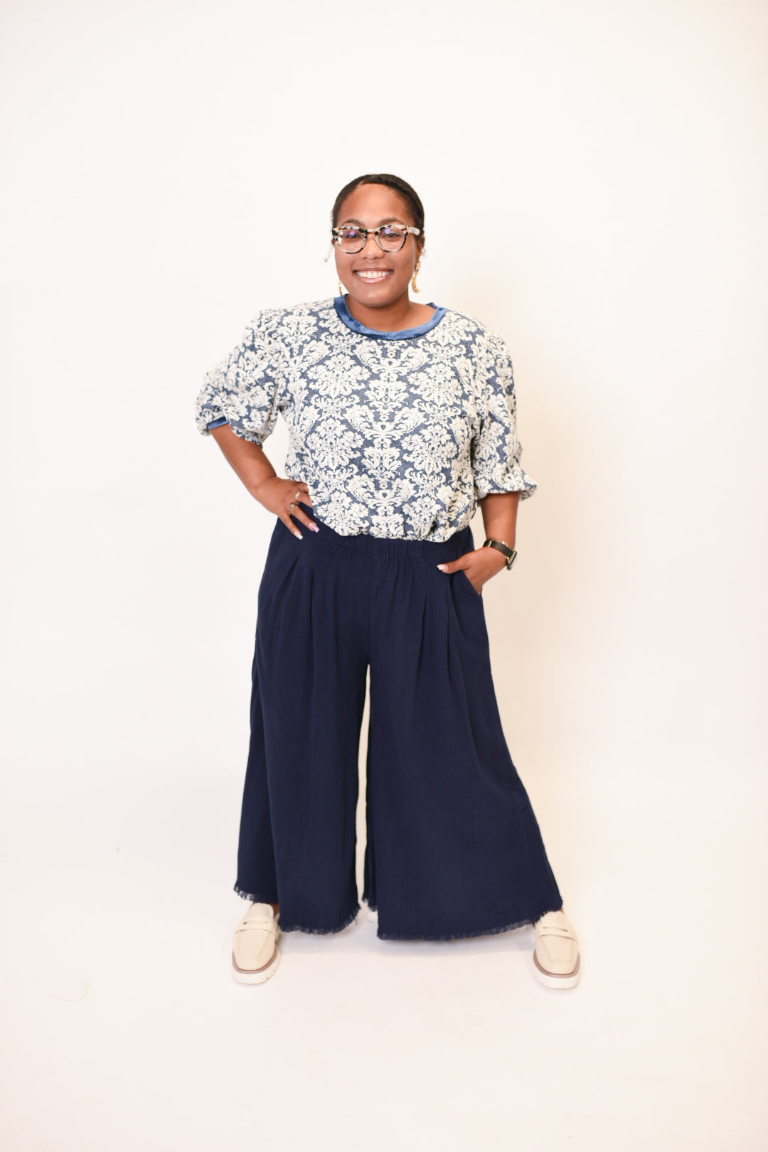 Perfect Pleats Linen Blend Pants in Navy