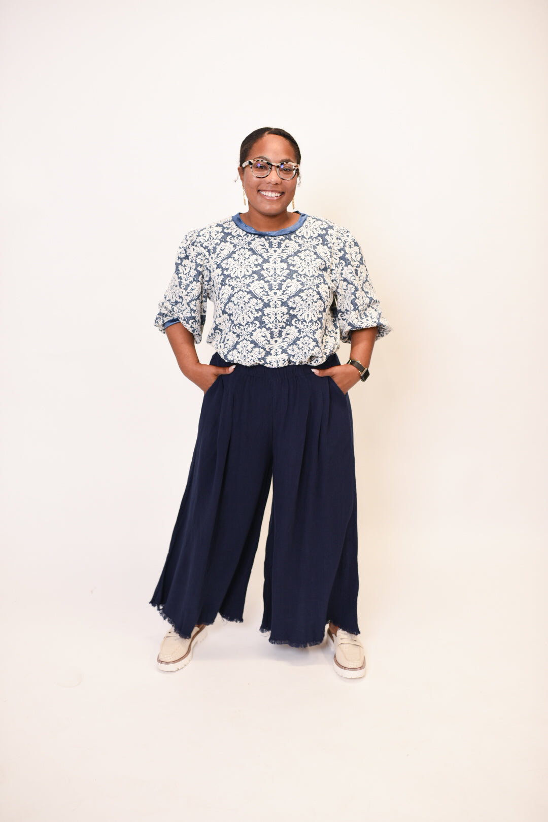 Perfect Pleats Linen Blend Pants in Navy