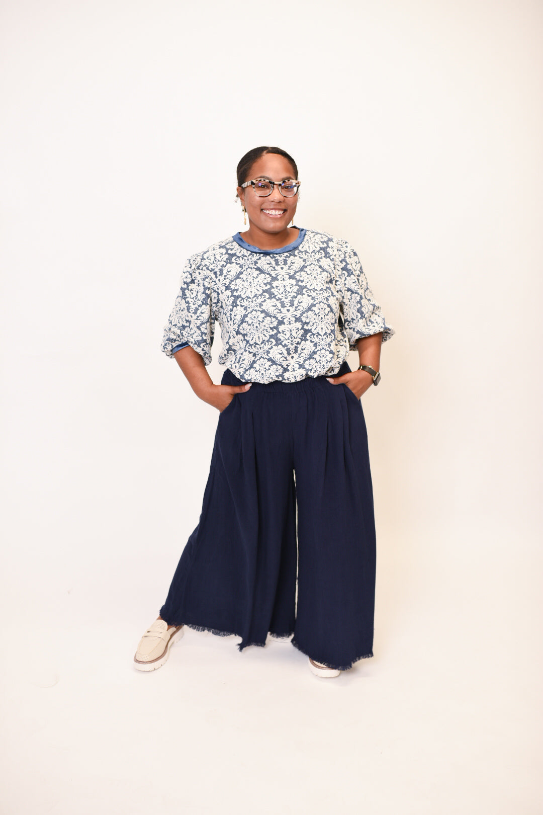 Perfect Pleats Linen Blend Pants in Navy