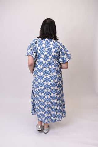 Garden Tide Midi Dress in Curvy
