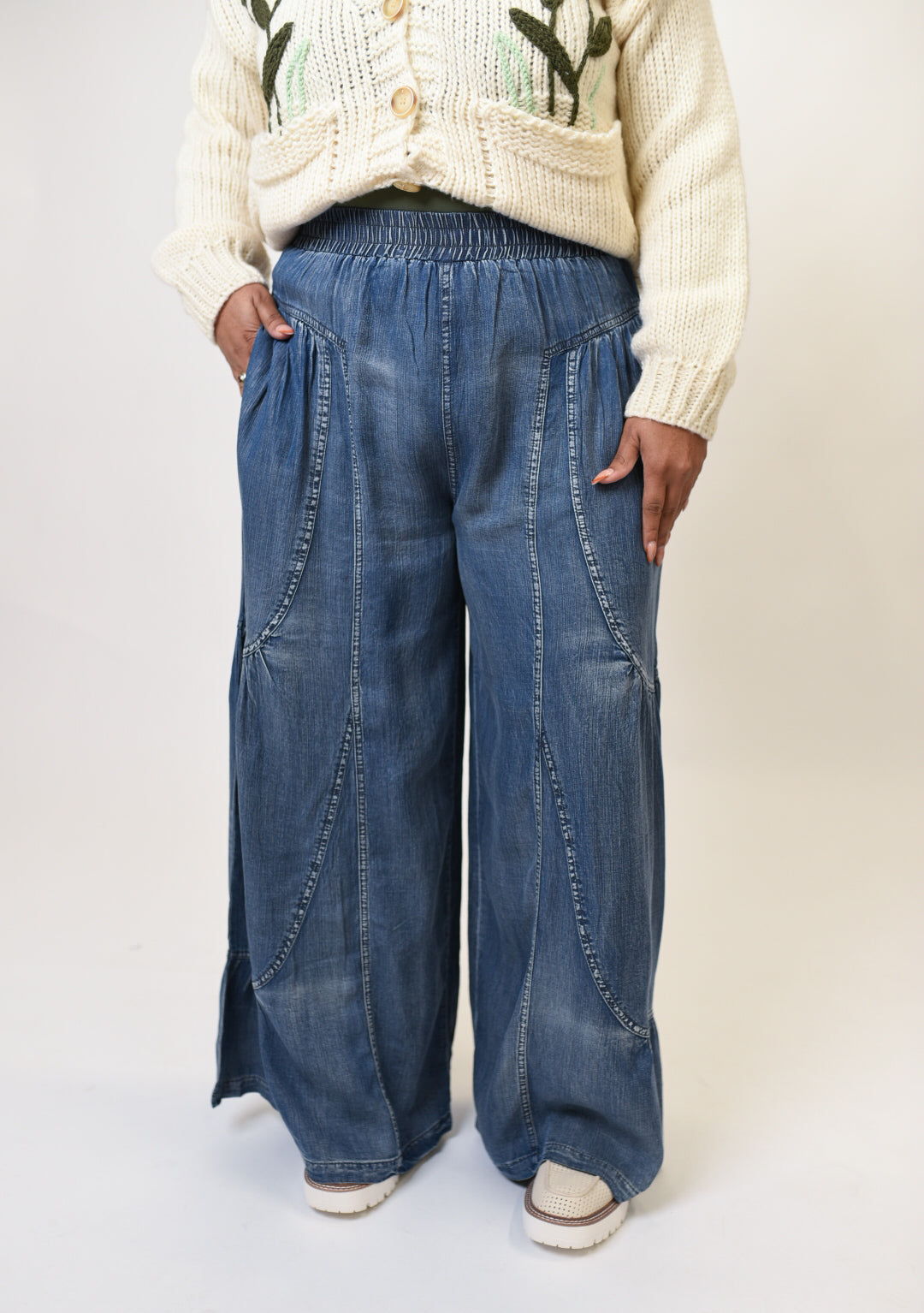 So True Wide Leg Chambray Pants