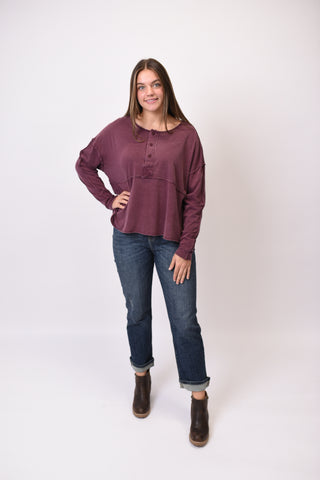Day Off Pullover in Cherry