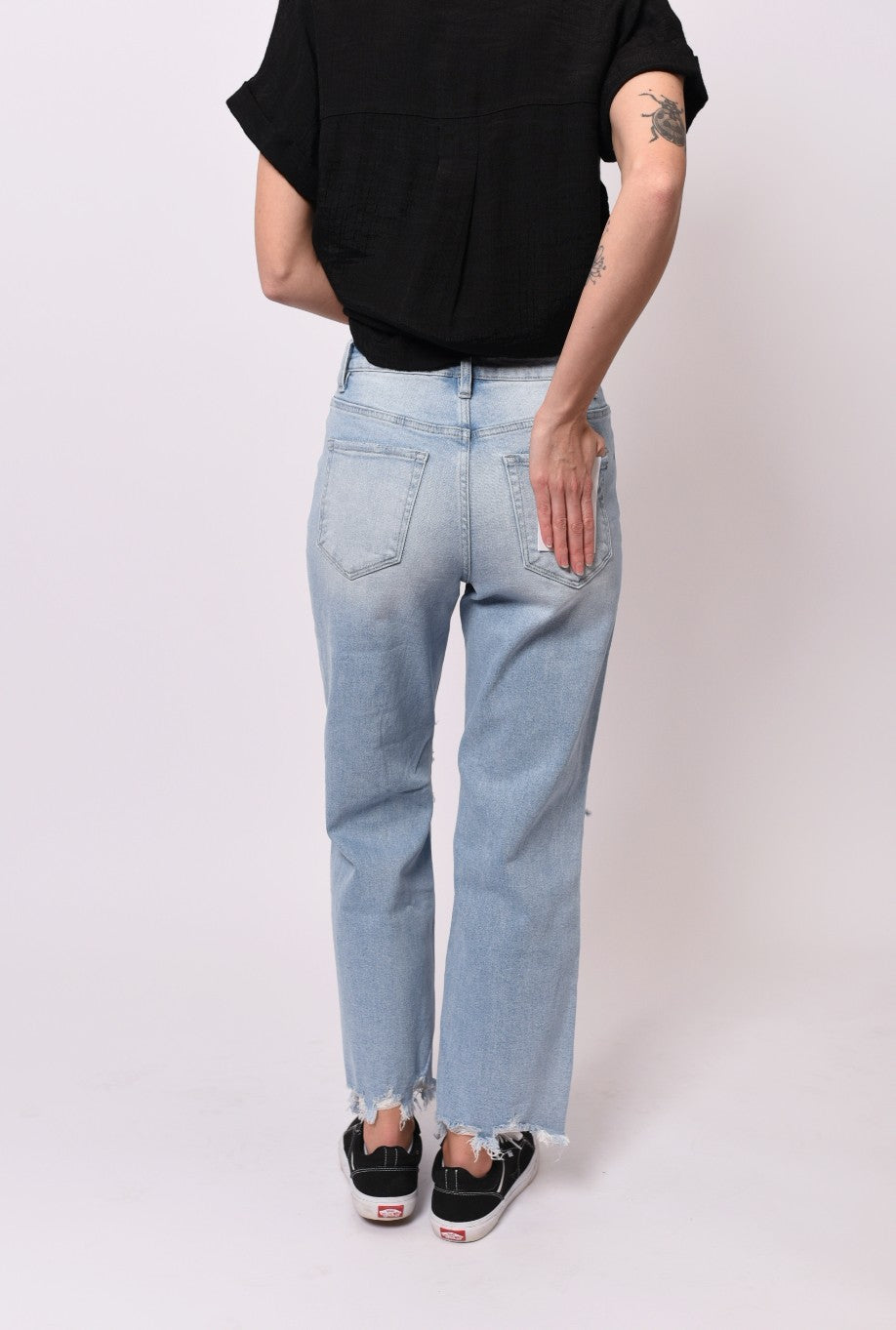 90&#39;s Vintage Cropped Distressed Mica Jeans