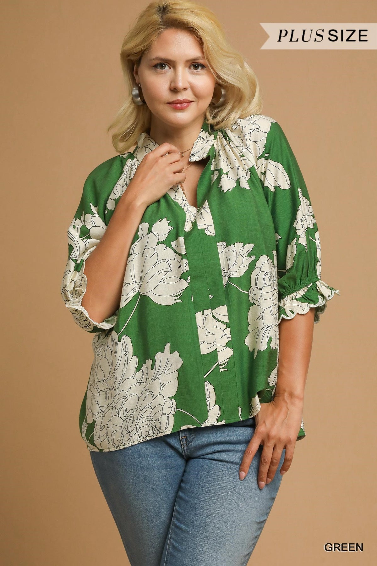 Ever After Bloom Blouse in Green Curvy